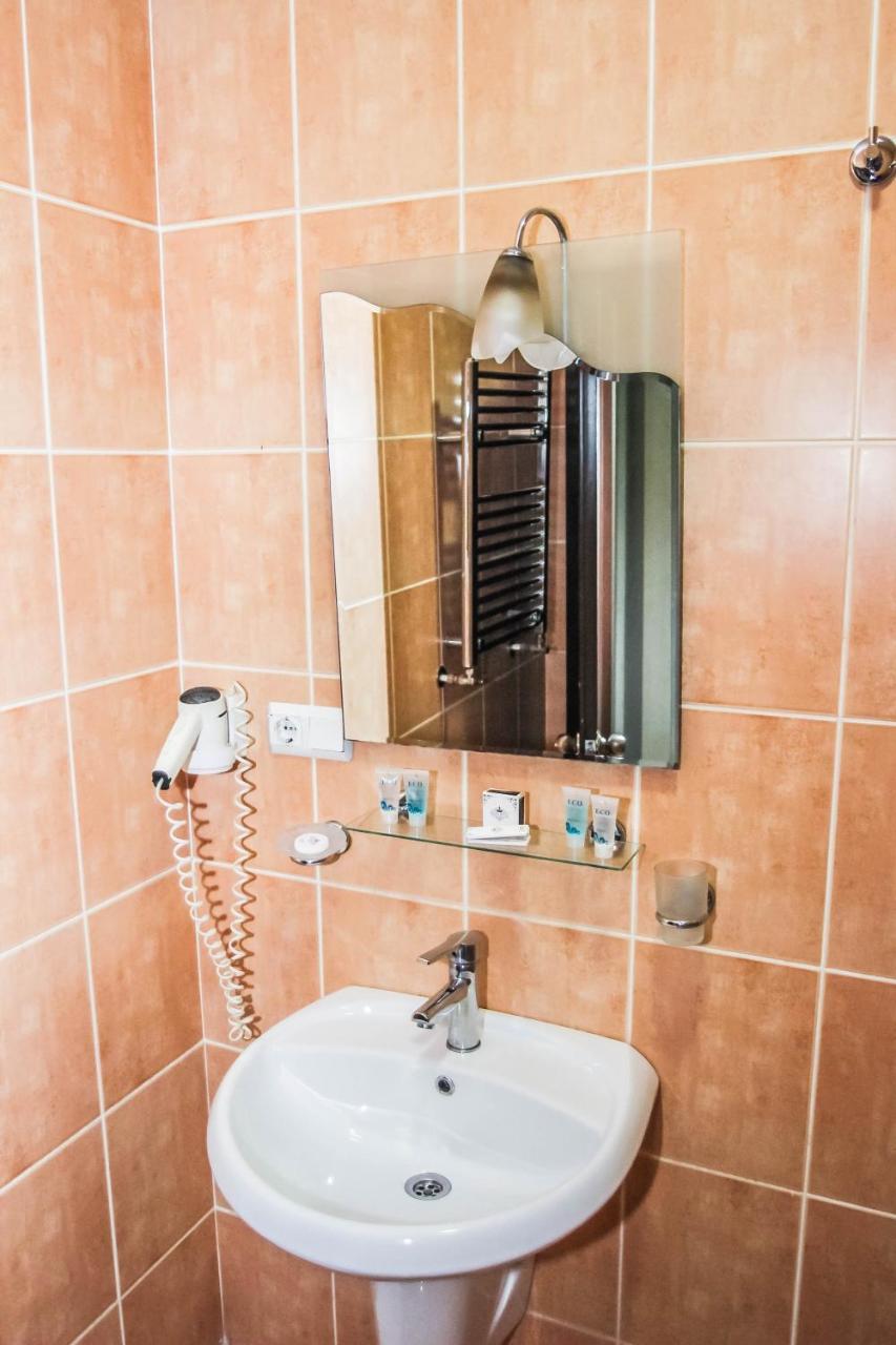 Hotel Istanbul Батуми Экстерьер фото