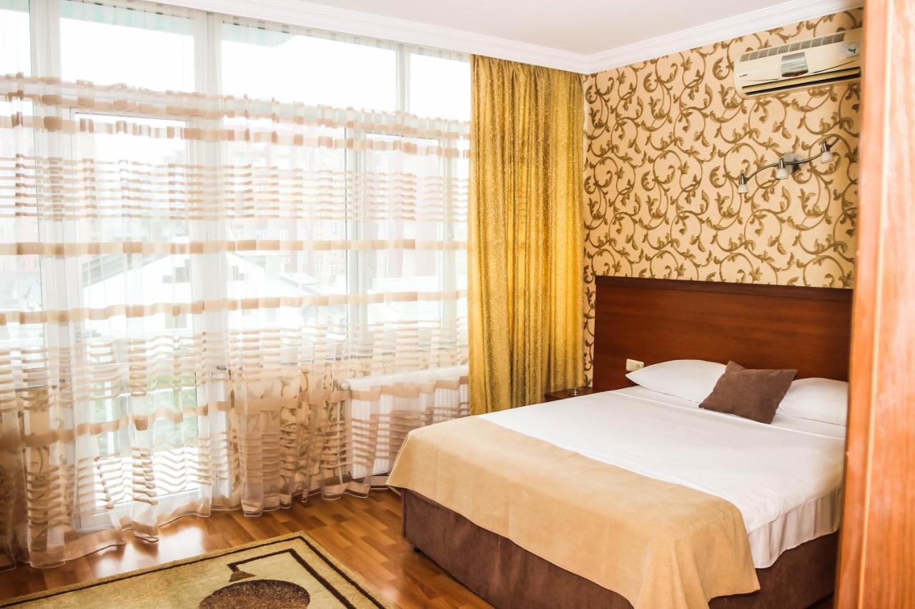 Hotel Istanbul Батуми Экстерьер фото