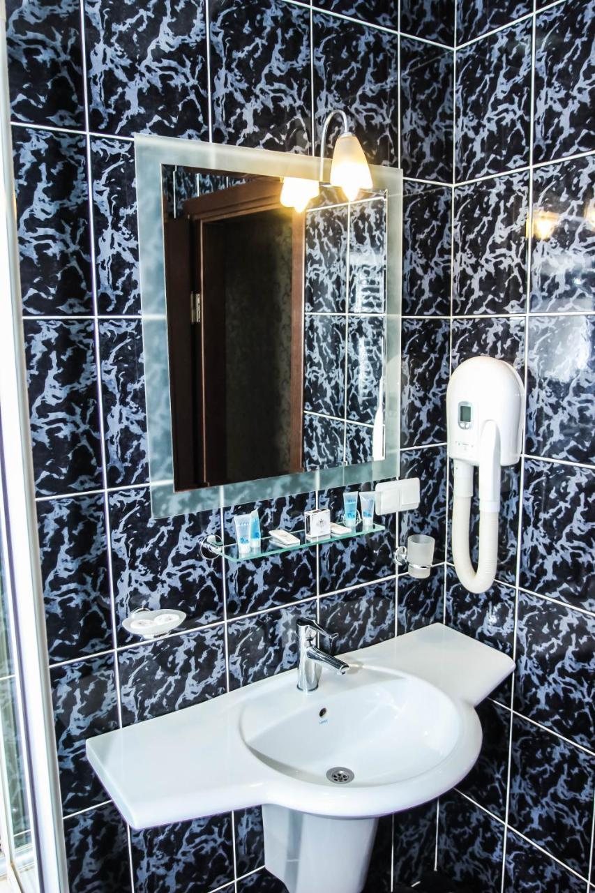 Hotel Istanbul Батуми Экстерьер фото