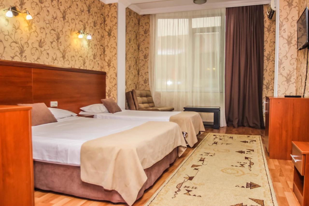 Hotel Istanbul Батуми Экстерьер фото