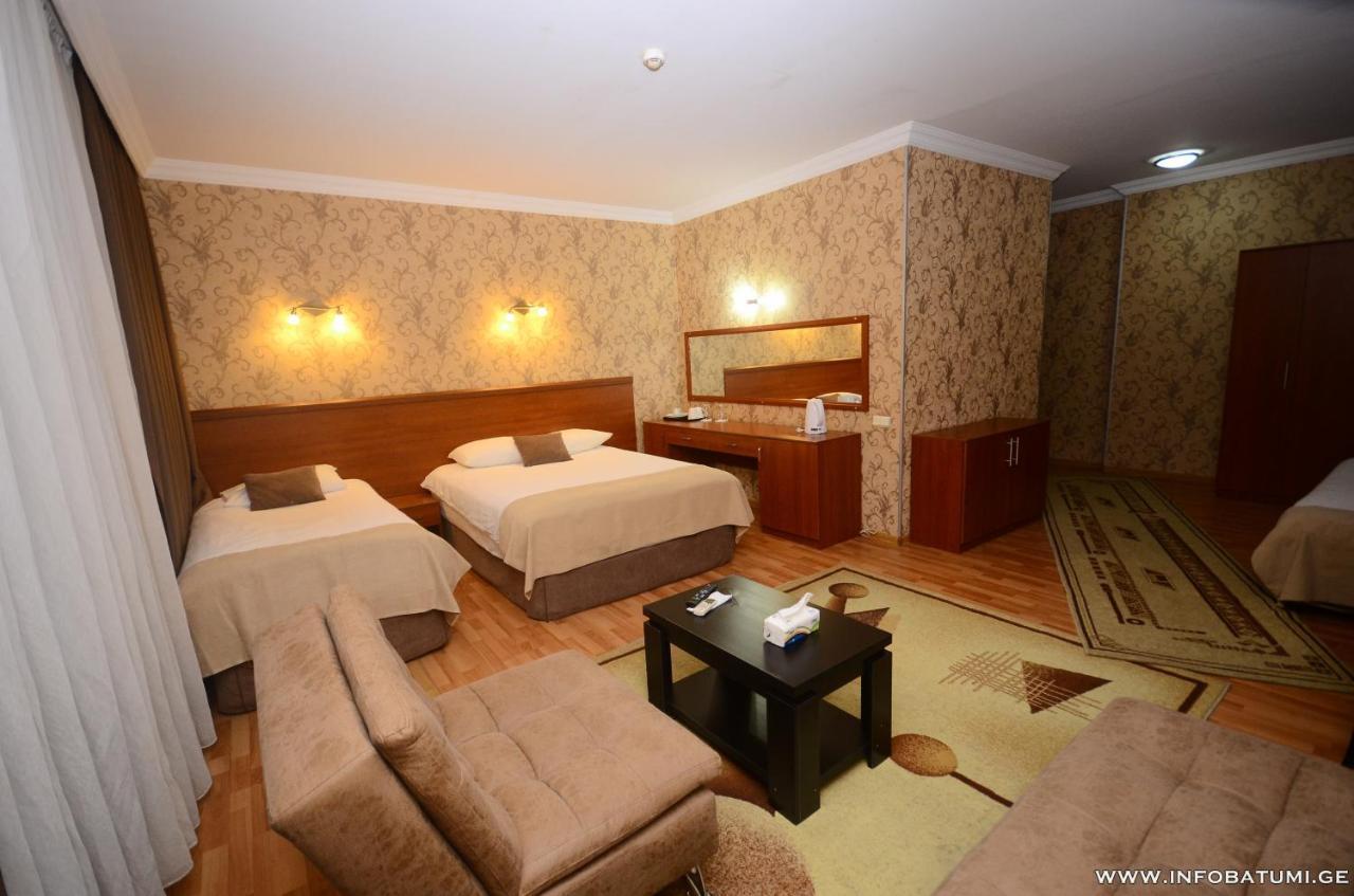 Hotel Istanbul Батуми Экстерьер фото